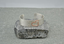 Load image into Gallery viewer, SCAD Heart Bracelet