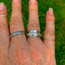 Load image into Gallery viewer, Floral Spinner Ring / Spinner Ring with Floral Band