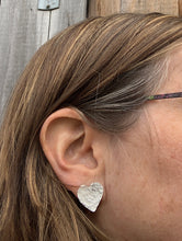 Load image into Gallery viewer, Hammered Heart Earrings