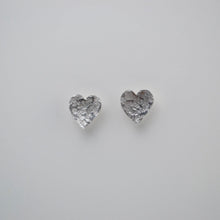 Load image into Gallery viewer, Hammered Heart Earrings