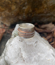 Load image into Gallery viewer, Bead and Bronze Spinner Ring - Wide
