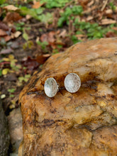 Load image into Gallery viewer, Hammered Silver Disc Earrings 11/16&quot;
