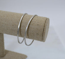 Load image into Gallery viewer, Patterned Silver Bangle Bracelet
